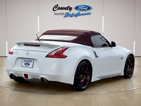 Used 2017 Nissan 370Z Touring Sport image 27