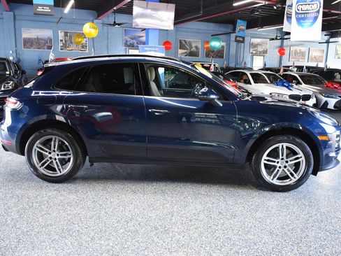Used 2019 Porsche Macan AWD/4WD image 2