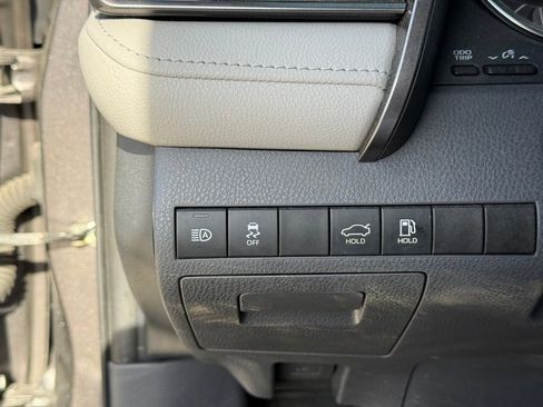 Used 2019 Toyota Camry SE w/ Audio Package FWD image 18