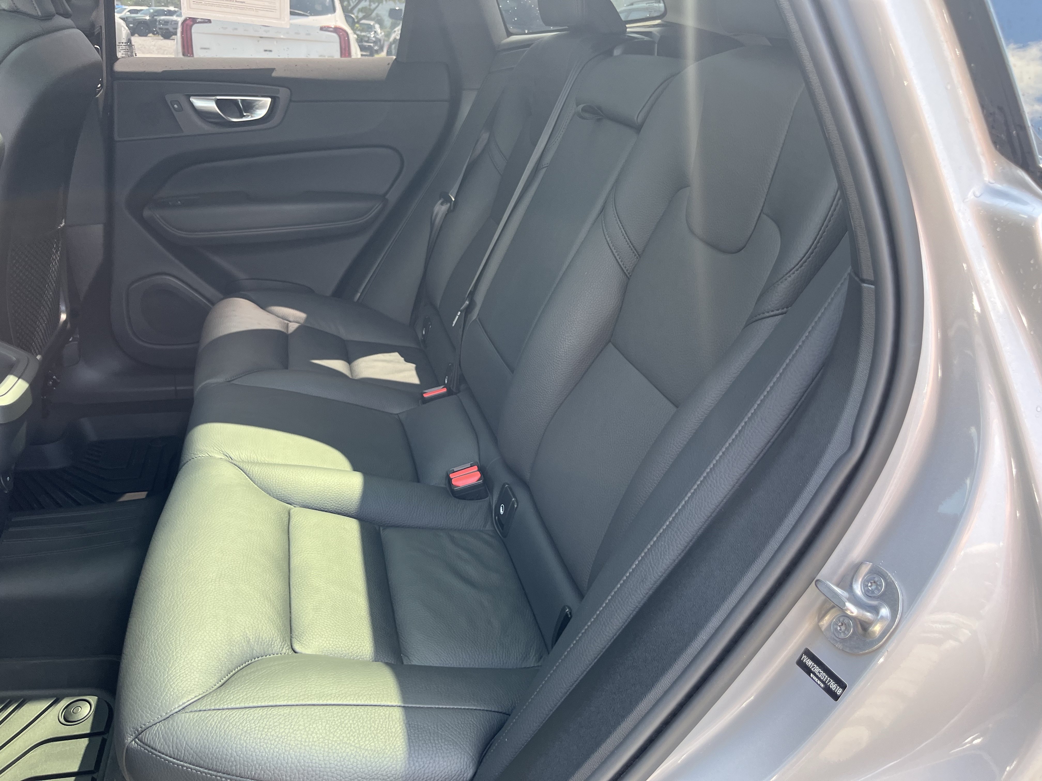 Used 2025 Volvo XC60 B5 Plus AWD/4WD image 20