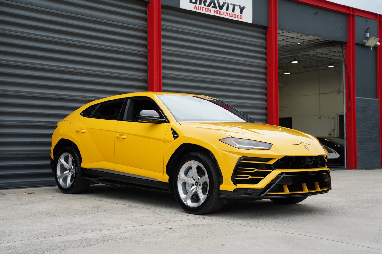 Used 2021 Lamborghini Urus AWD/4WD image 5