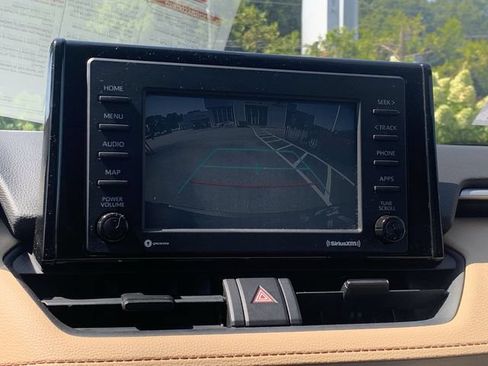 Used 2021 Toyota RAV4 XLE FWD image 22