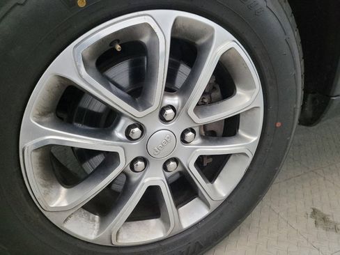 Used 2016 Jeep Grand Cherokee Limited image 31