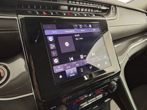 Used 2023 Jeep Grand Cherokee L Laredo image 19