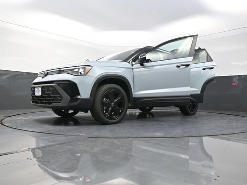 New 2026 Volkswagen Taos SE image 29