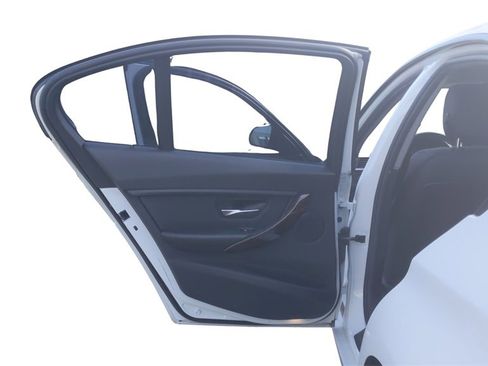 Used 2015 BMW 320i Sedan image 29