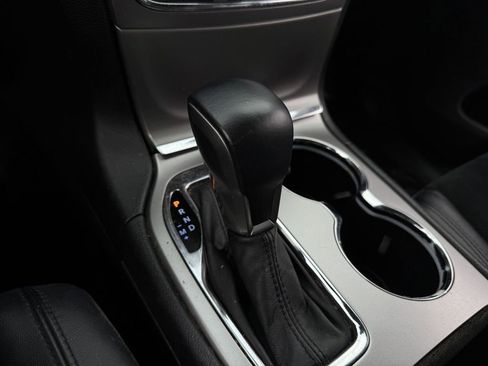 Used 2018 Jeep Grand Cherokee Altitude RWD image 18