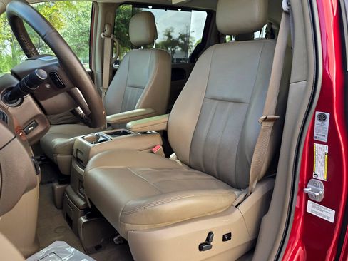 Used 2014 Chrysler Town & Country Touring-L w/ Driver Convenience Group FWD image 21