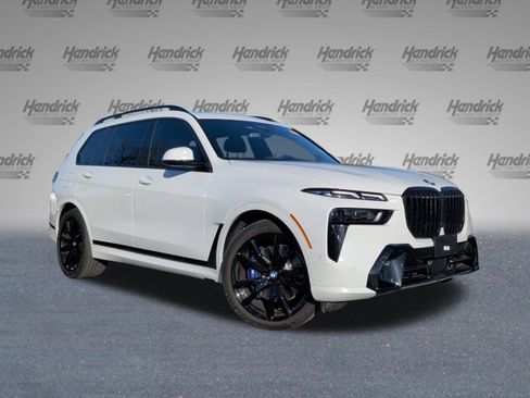 Certified 2025 BMW X7 xDrive40i w/ M Sport Package image 2