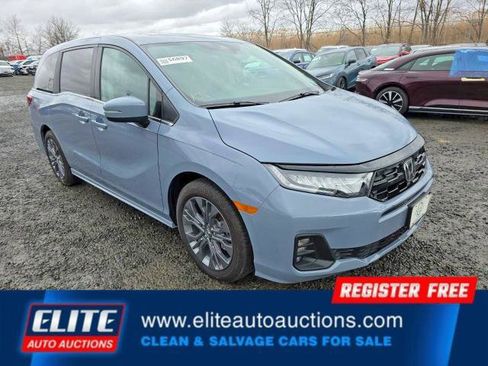 Used 2025 Honda Odyssey Touring image 5