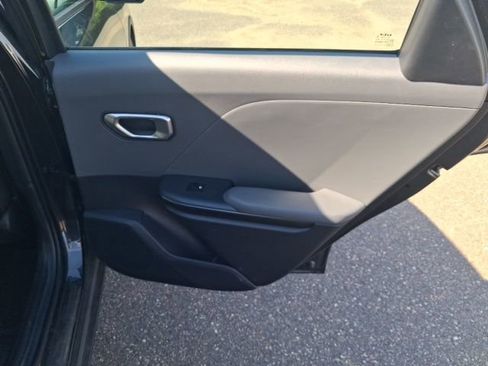Used 2025 Kia K4 FWD image 28