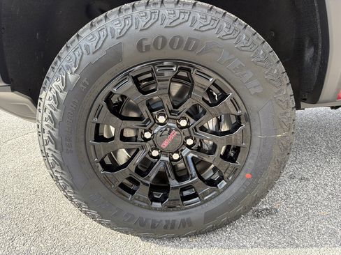 New 2026 GMC Canyon Elevation w/ Convenience Package image 23