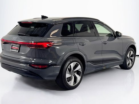 Used 2025 Audi Q6 e-tron Premium Plus image 5