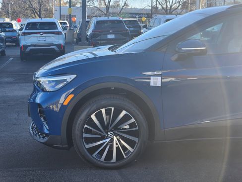 New 2025 Volkswagen ID.4 Pro image 2