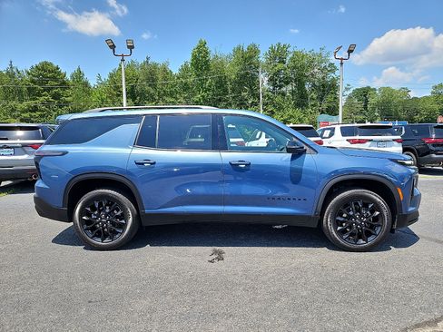 Certified 2024 Chevrolet Traverse LT w/ Midnight/Sport Edition AWD/4WD image 8