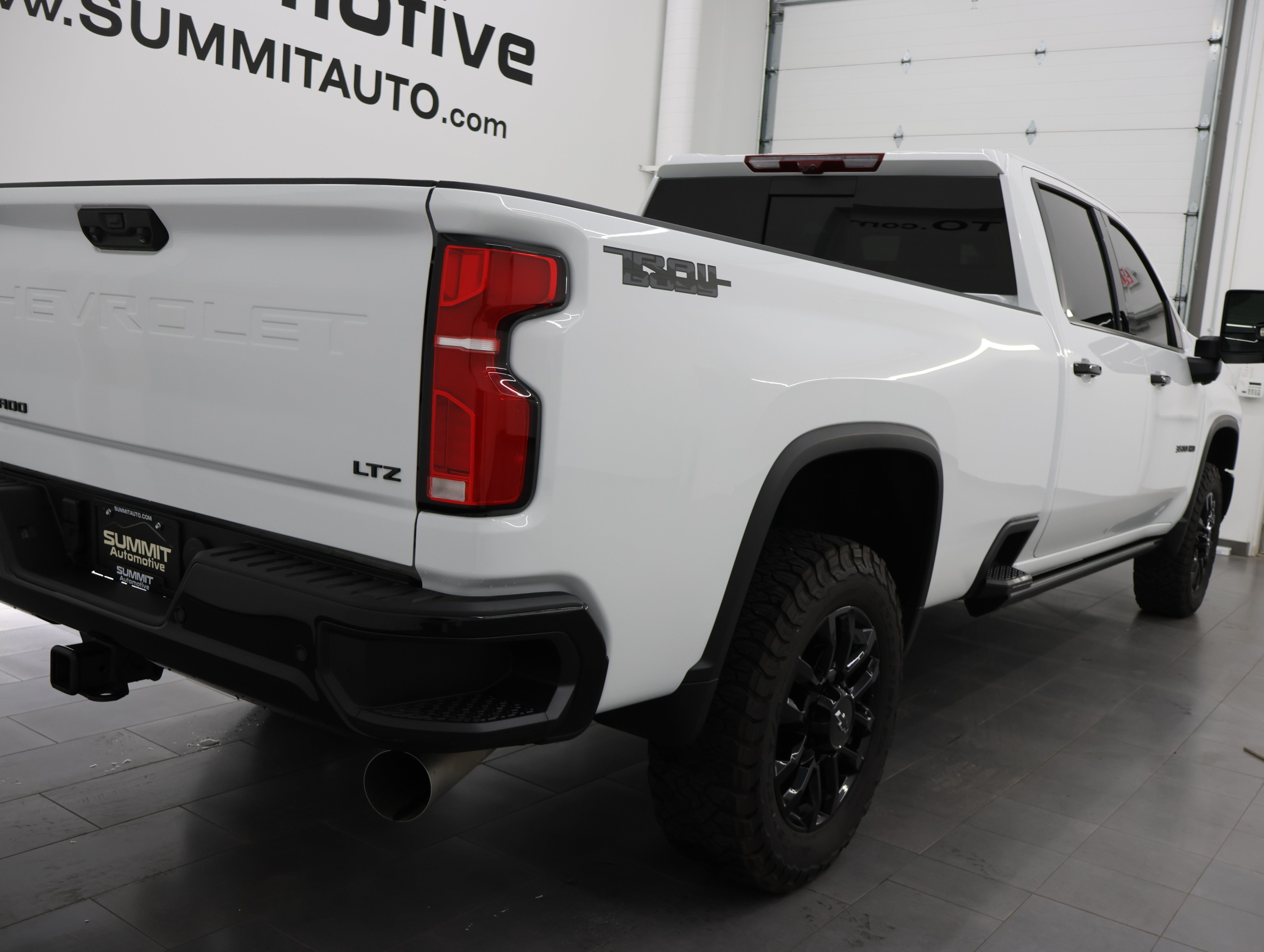 Used 2026 Chevrolet Silverado 3500 LTZ w/ LTZ Plus Package AWD/4WD image 4