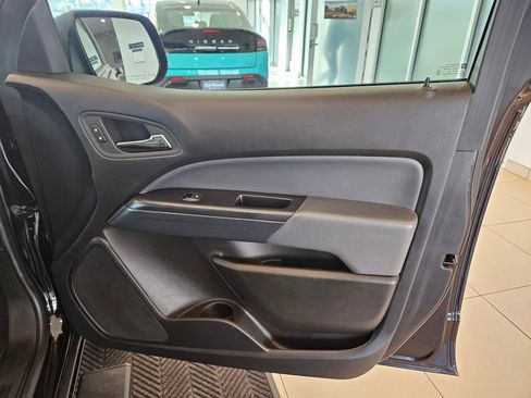 Used 2022 Chevrolet Colorado Z71 AWD/4WD image 23