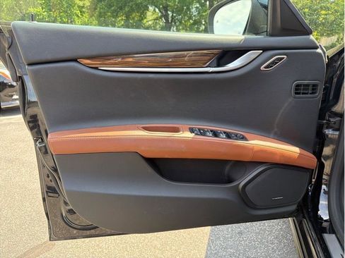 Used 2018 Maserati Ghibli RWD image 7