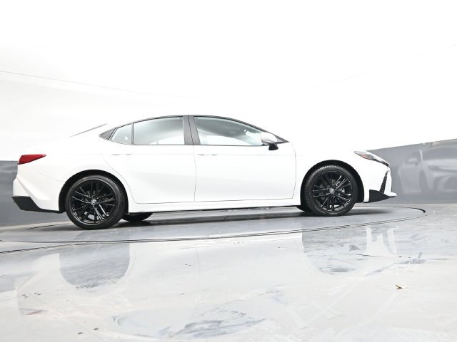 Used 2025 Toyota Camry SE FWD image 31