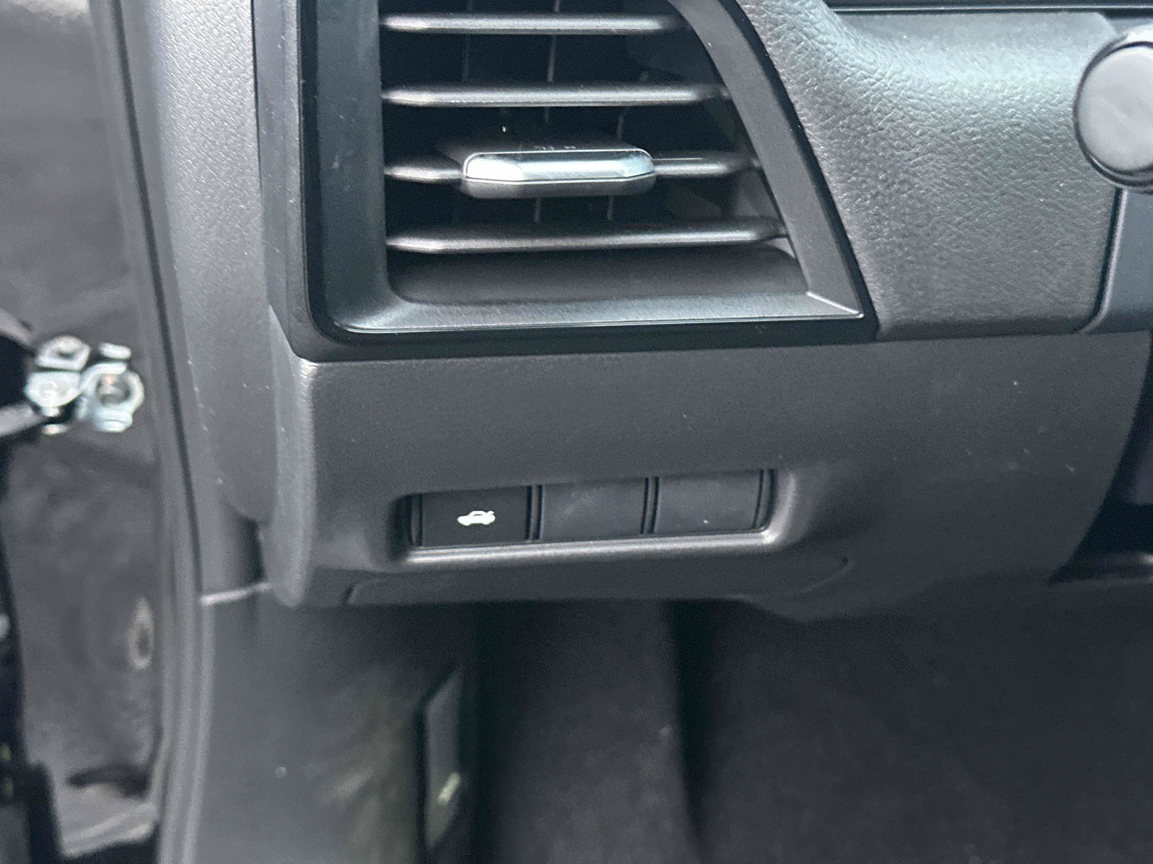 New 2027 Nissan Sentra SV w/ Floor Mat Package FWD image 21