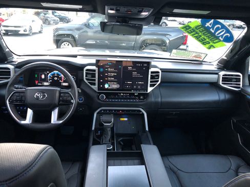 Certified 2024 Toyota Sequoia Platinum image 21