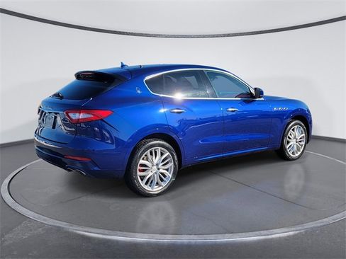 Used 2019 Maserati Levante image 5