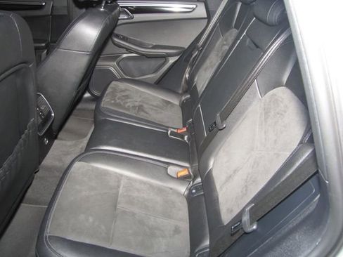 Used 2021 Porsche Macan AWD/4WD image 13