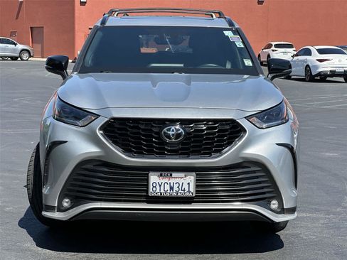 Used 2021 Toyota Highlander XSE FWD image 7