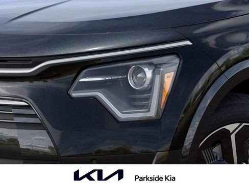 New 2025 Kia Niro SX image 10
