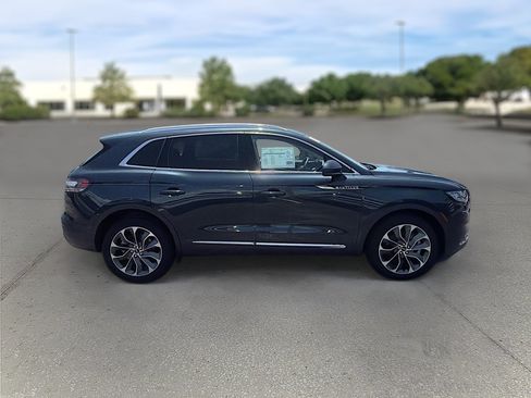 Certified 2023 Lincoln Nautilus Reserve AWD/4WD image 8