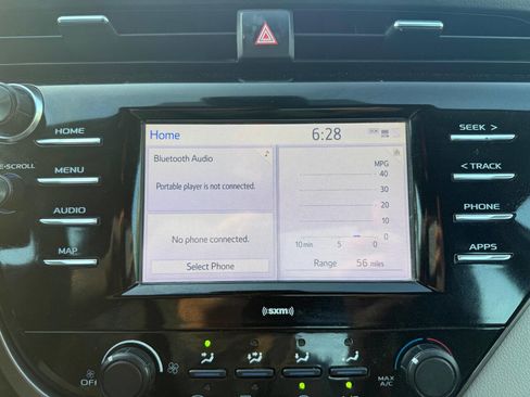 Used 2020 Toyota Camry LE image 20