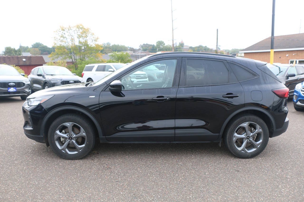 Used 2025 Ford Escape ST-Line Select AWD/4WD image 8