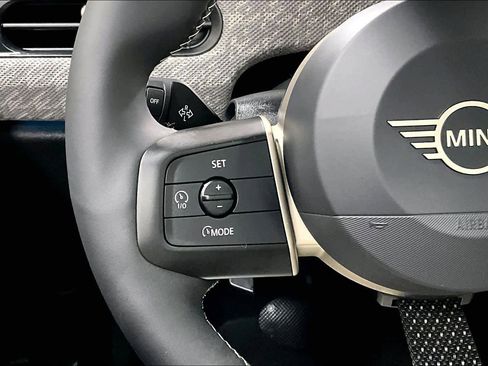 Used 2026 MINI Cooper 2-Door Hardtop image 23