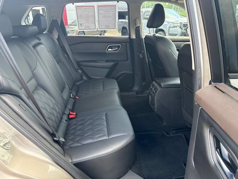 Used 2021 Nissan Rogue Platinum AWD/4WD image 29