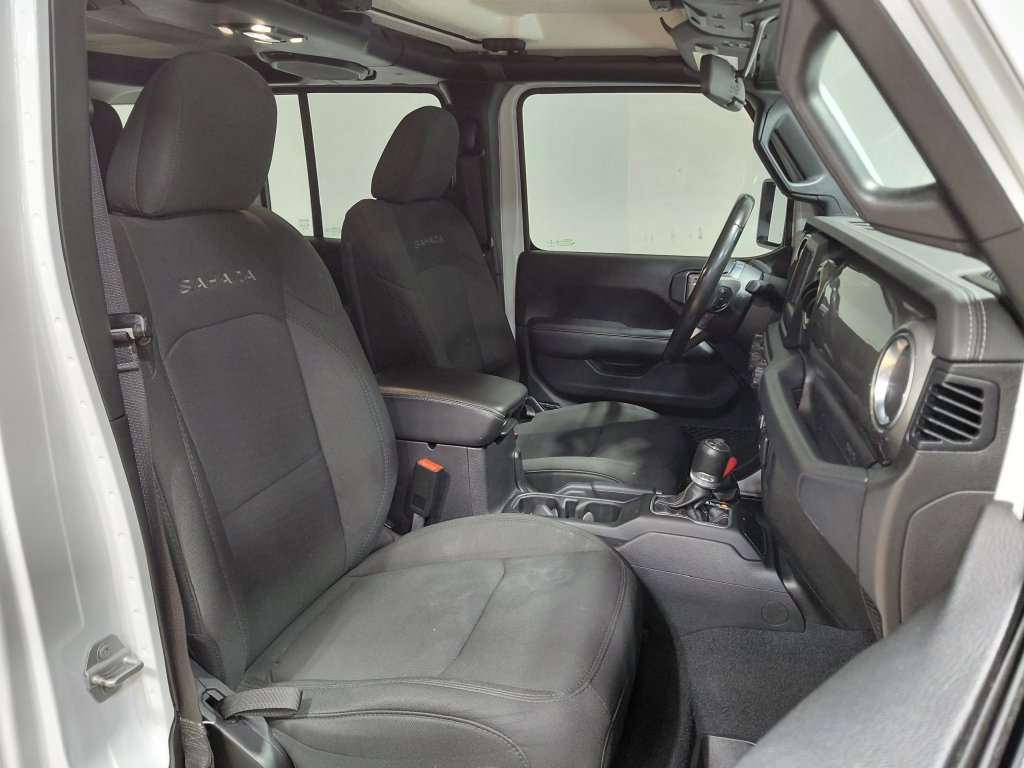 Used 2019 Jeep Wrangler Unlimited Sahara AWD/4WD image 23