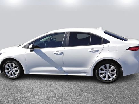 Used 2023 Toyota Corolla LE image 6