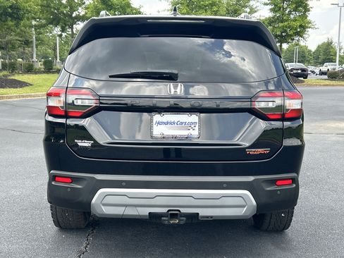 Certified 2025 Honda Pilot TrailSport image 8