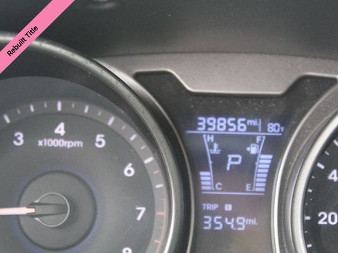 Used 2017 Hyundai Veloster Base image 16