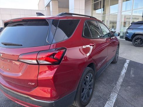 Used 2023 Chevrolet Equinox RS image 3