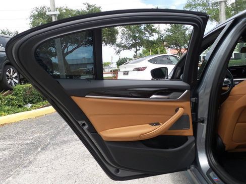 Used 2023 BMW 540i w/ M Sport Package RWD image 26