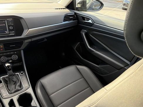 Used 2024 Volkswagen Jetta SE w/ Black Wheel Package image 34