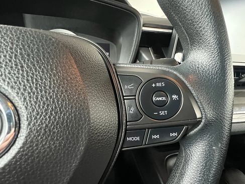 Used 2022 Toyota Corolla LE image 20