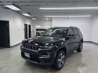 Used 2023 Jeep Grand Cherokee Limited w/ Trailer Tow Prep Group (B) video 4