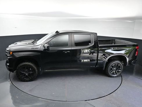 Used 2024 Chevrolet Silverado 1500 LT Trail Boss w/ LT Trail Boss Premium Package AWD/4WD image 28
