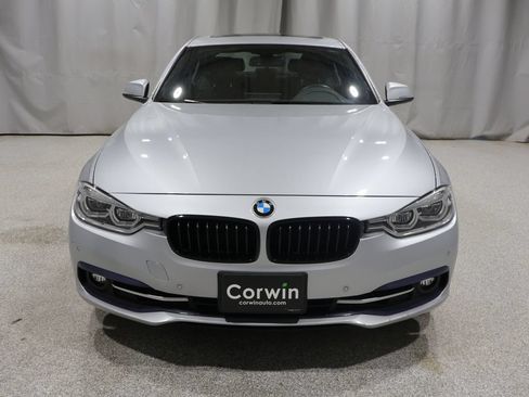 Used 2017 BMW 330i xDrive Sedan AWD/4WD image 9