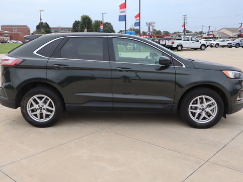 Used 2024 Ford Edge SEL w/ Convenience Package AWD/4WD image 4