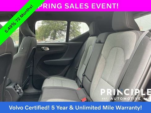 Certified 2025 Volvo XC40 B5 Core AWD/4WD image 34
