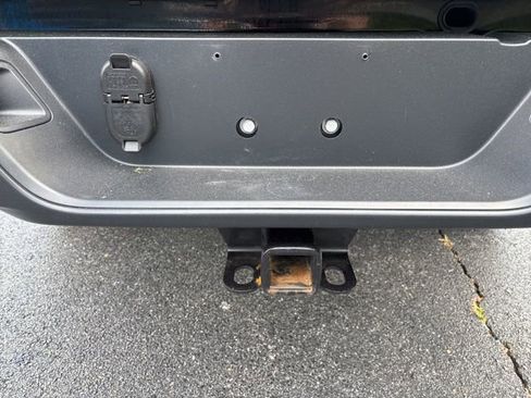 Used 2021 Jeep Gladiator Willys image 6