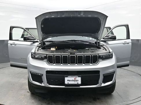 Used 2022 Jeep Grand Cherokee L Limited AWD/4WD image 41