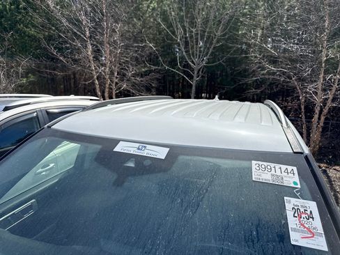 Used 2020 Ford Explorer XLT image 13